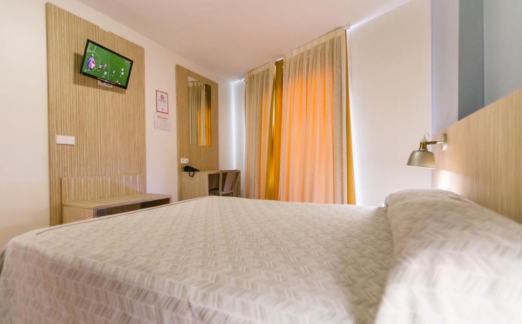 Hotel Galicia Фуeнхирола Екстериор снимка