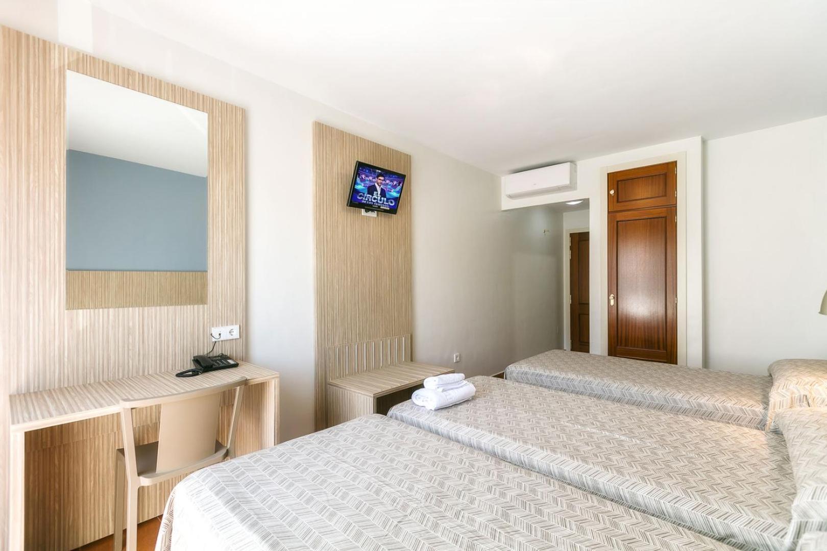 Hotel Galicia Фуeнхирола Екстериор снимка