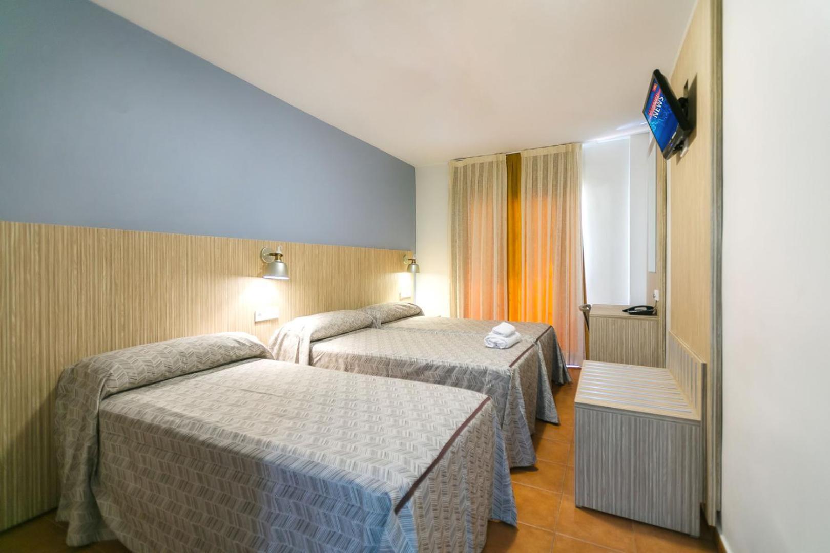 Hotel Galicia Фуeнхирола Екстериор снимка