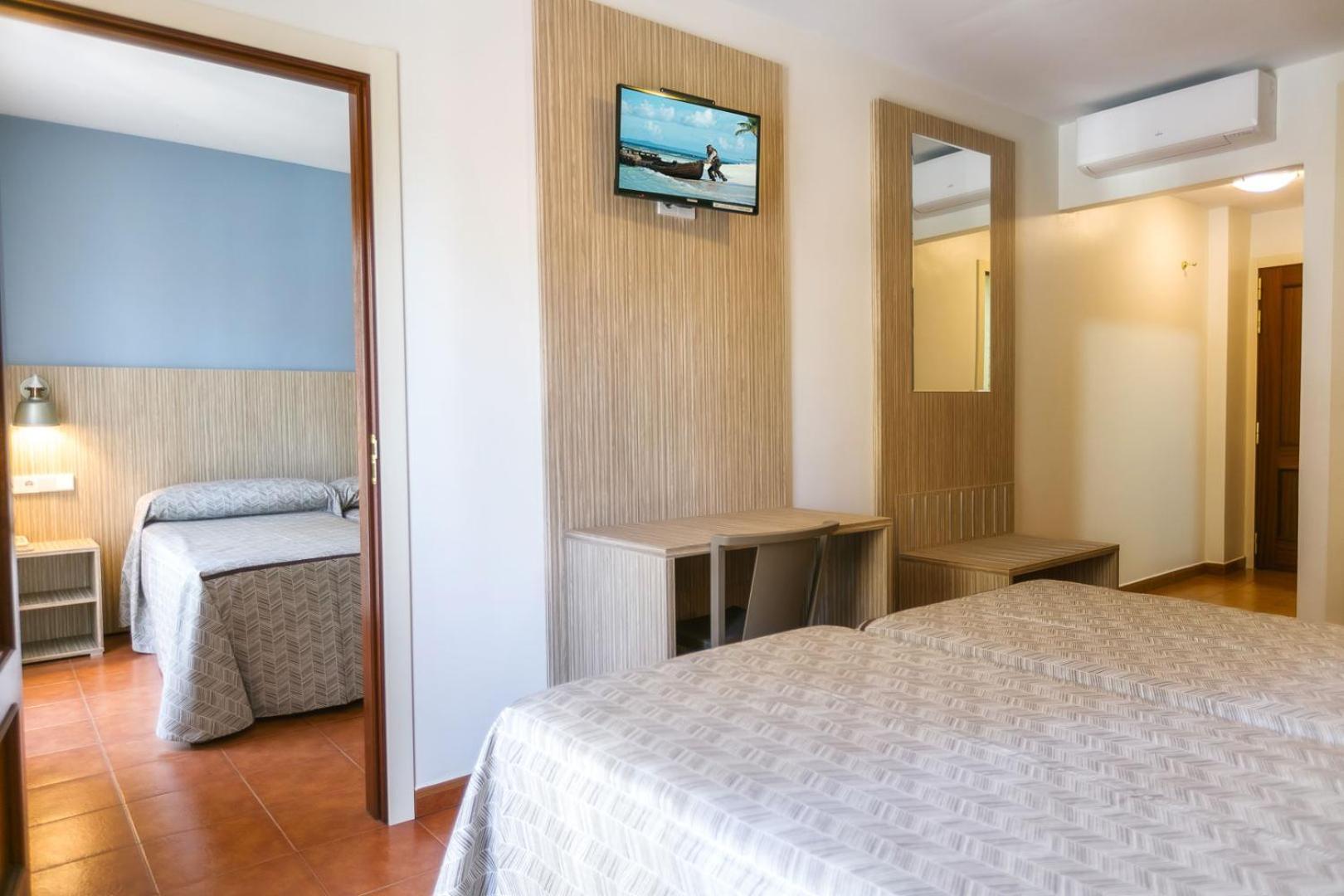 Hotel Galicia Фуeнхирола Екстериор снимка