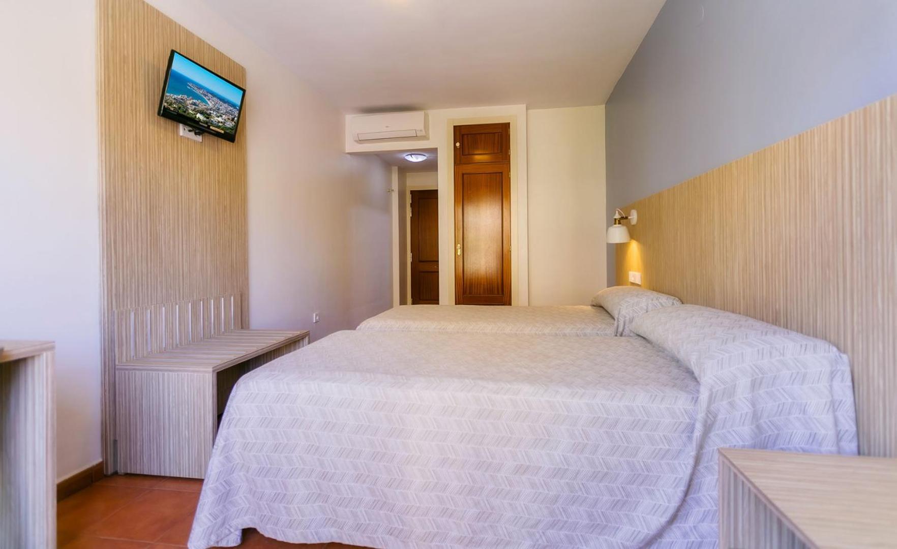Hotel Galicia Фуeнхирола Екстериор снимка