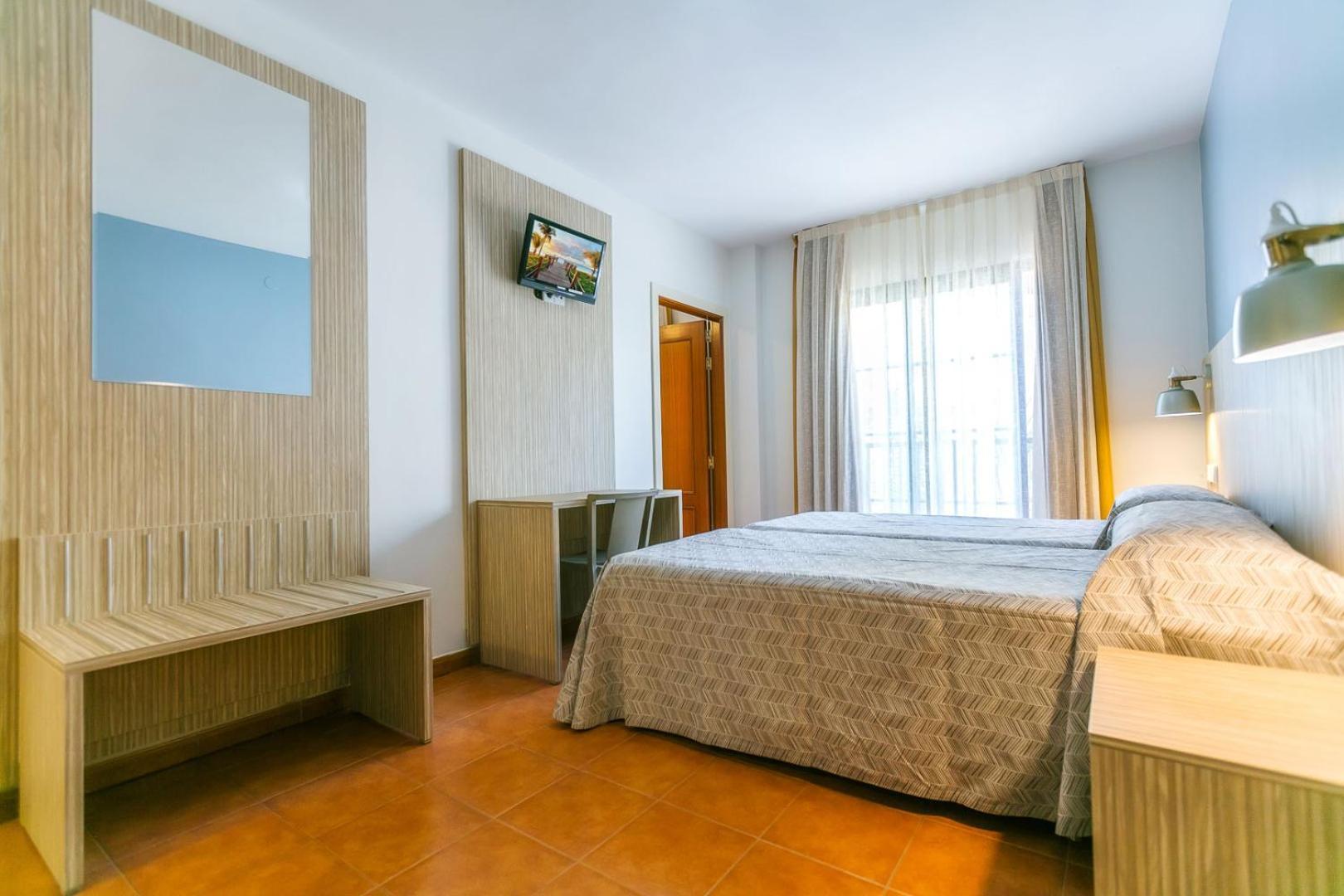 Hotel Galicia Фуeнхирола Екстериор снимка