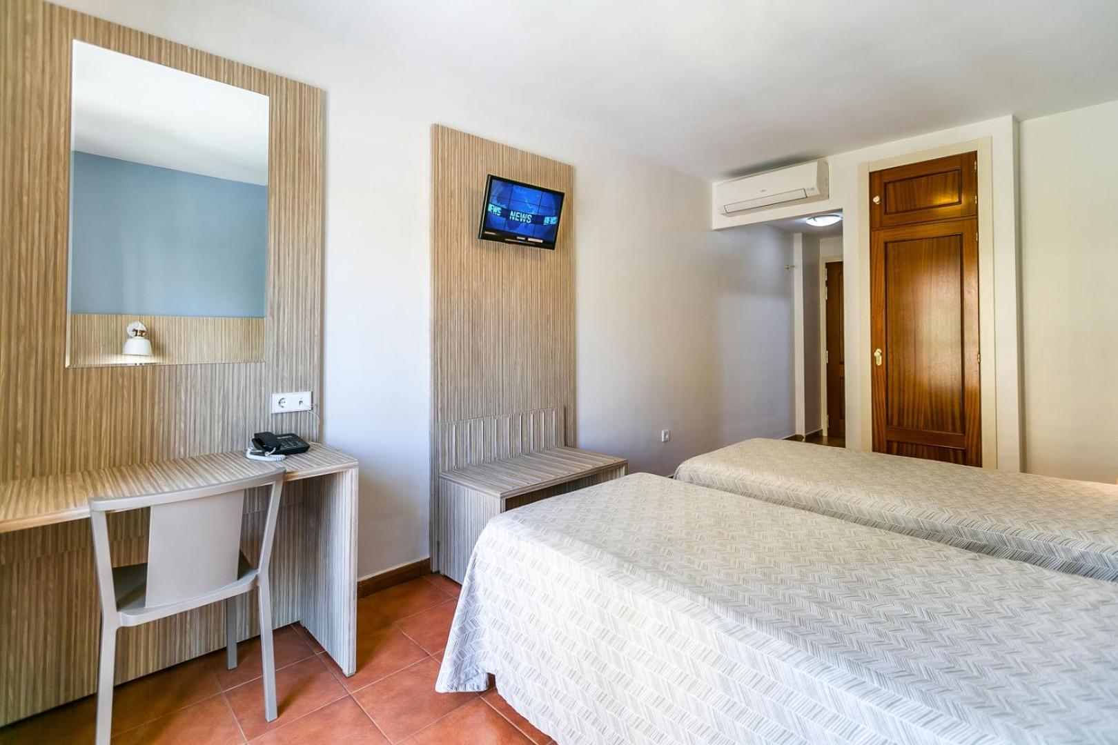 Hotel Galicia Фуeнхирола Екстериор снимка