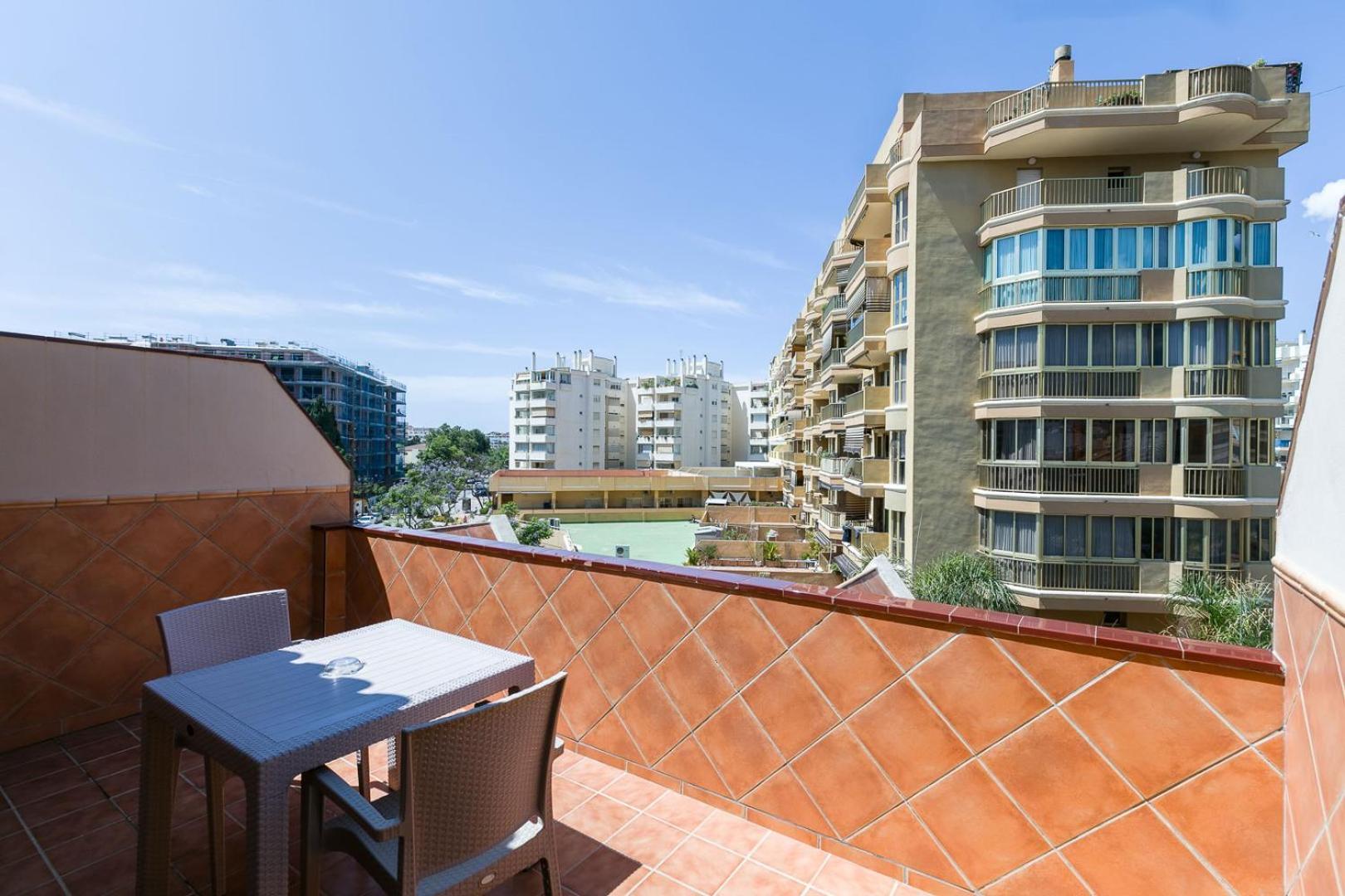 Hotel Galicia Фуeнхирола Екстериор снимка
