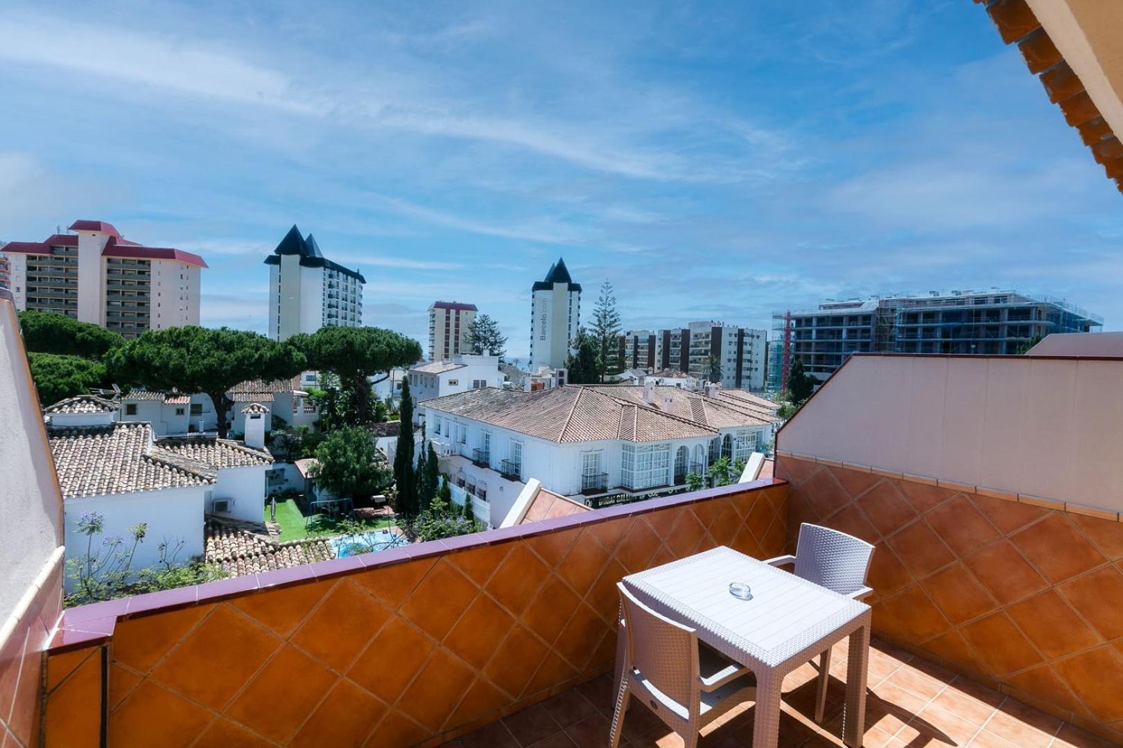 Hotel Galicia Фуeнхирола Екстериор снимка