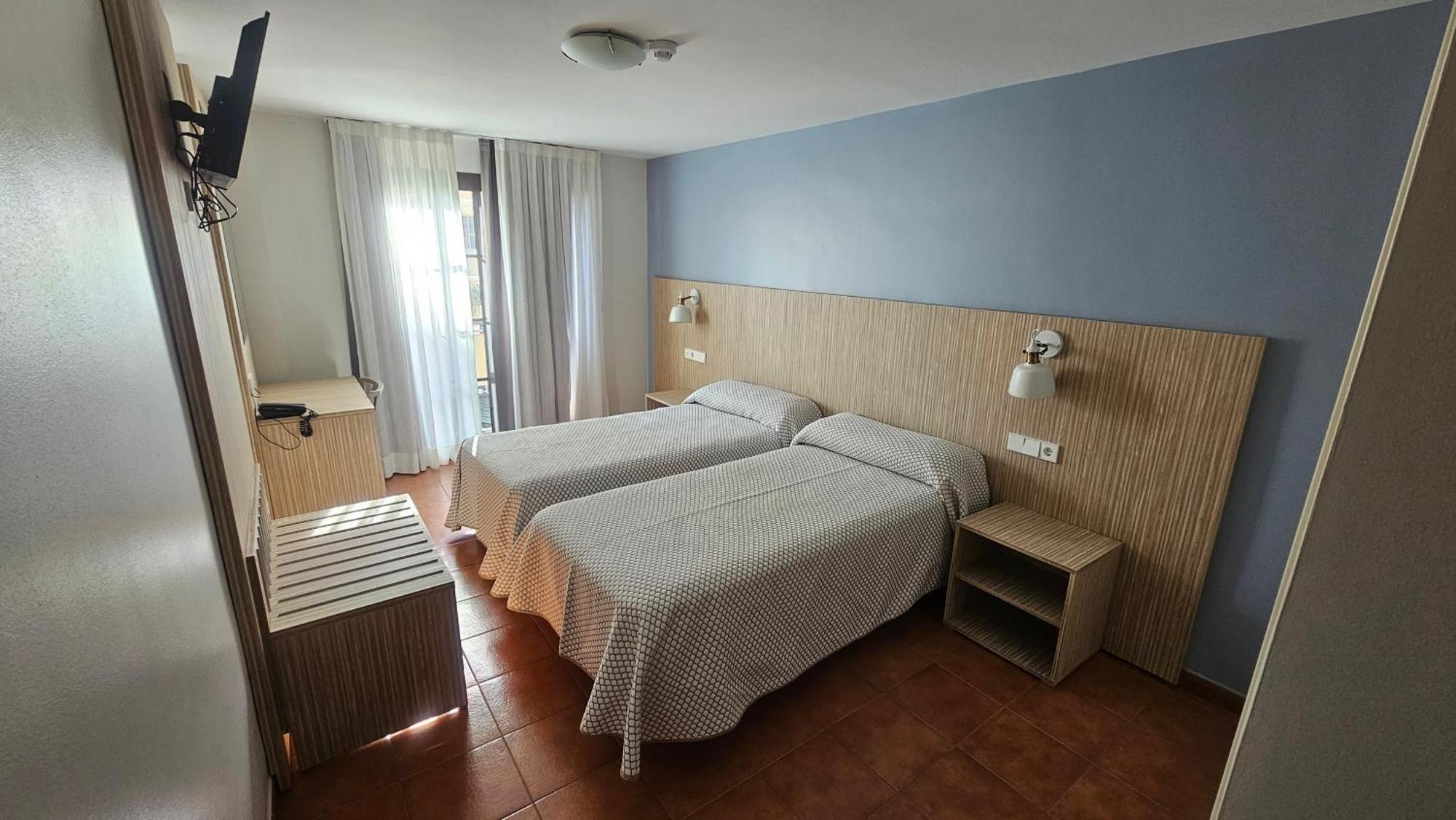Hotel Galicia Фуeнхирола Екстериор снимка