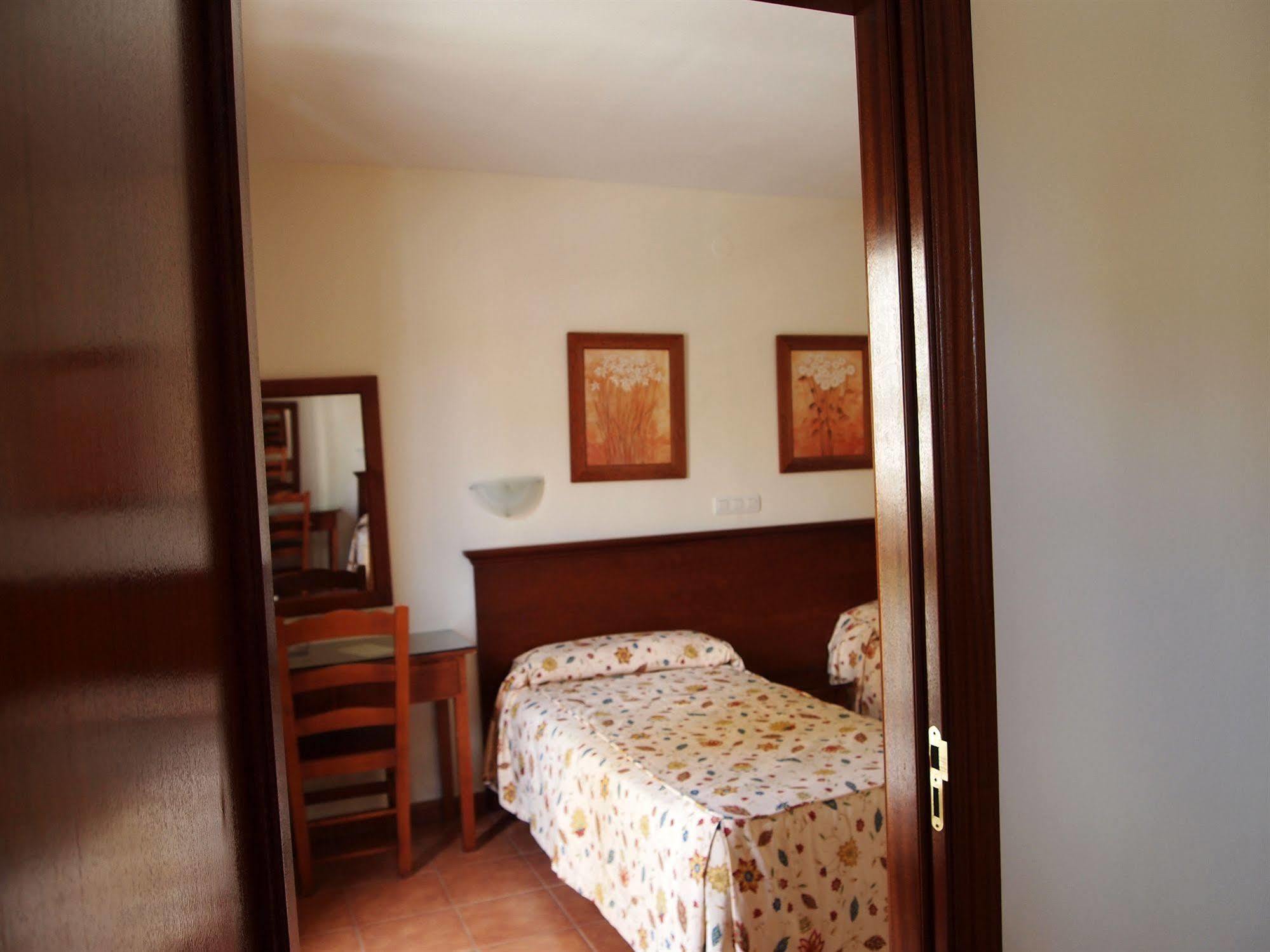 Hotel Galicia Фуeнхирола Екстериор снимка